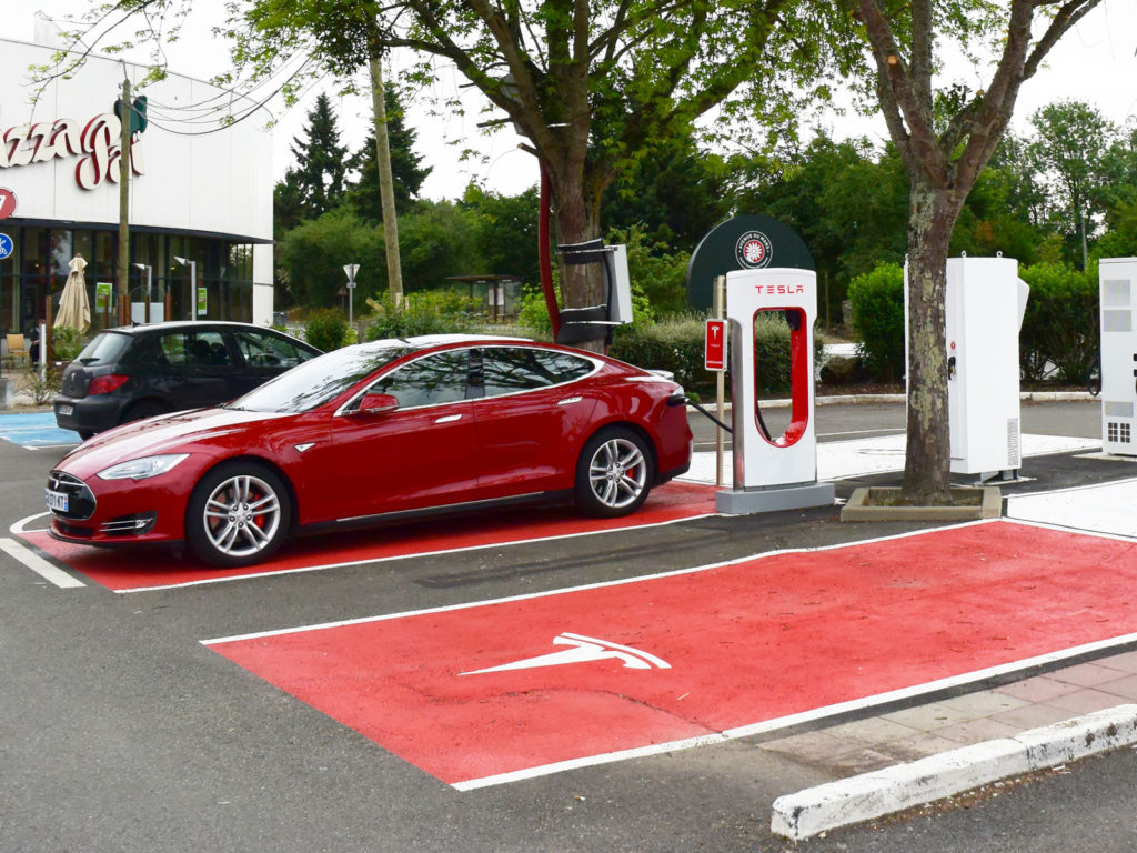  picture of Tesla Paris Ouest car